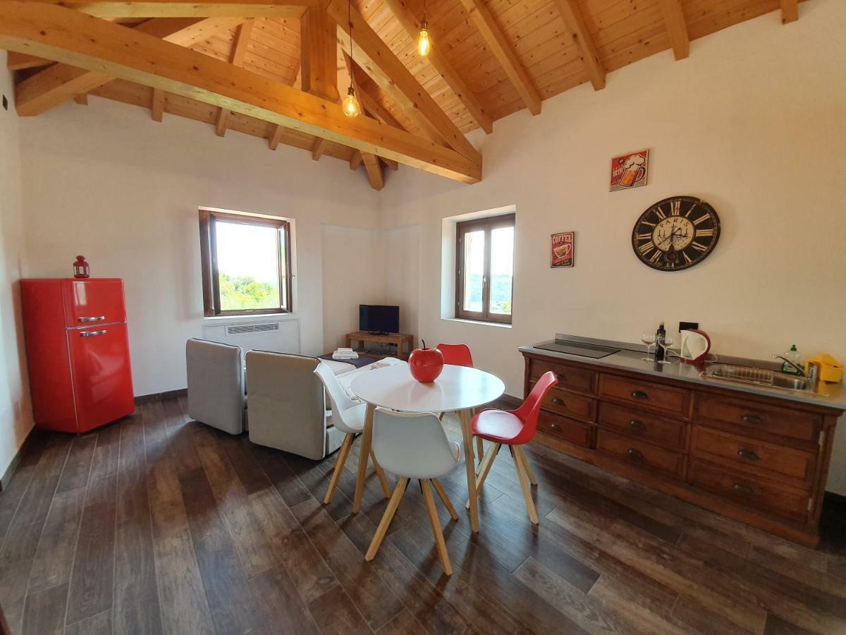 Agriturismo Podere Nigriano Saló Exterior foto
